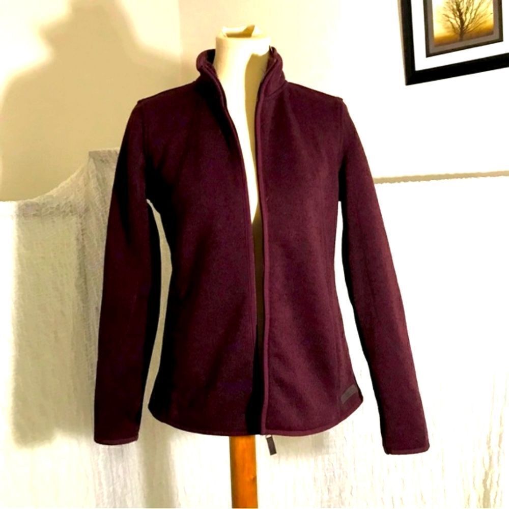 G.H. Bass & Co. NWT Full Zipper Burgundy Sweater Size Small